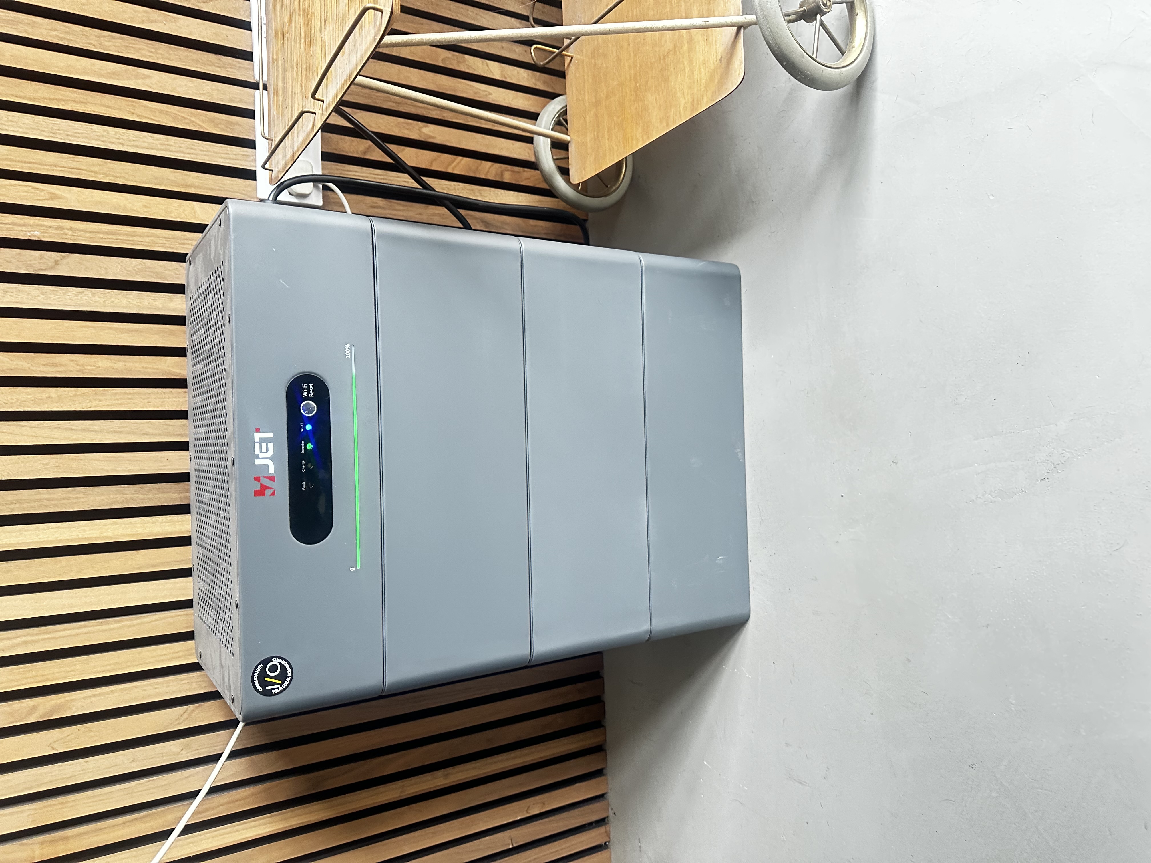 Jet battery storage system